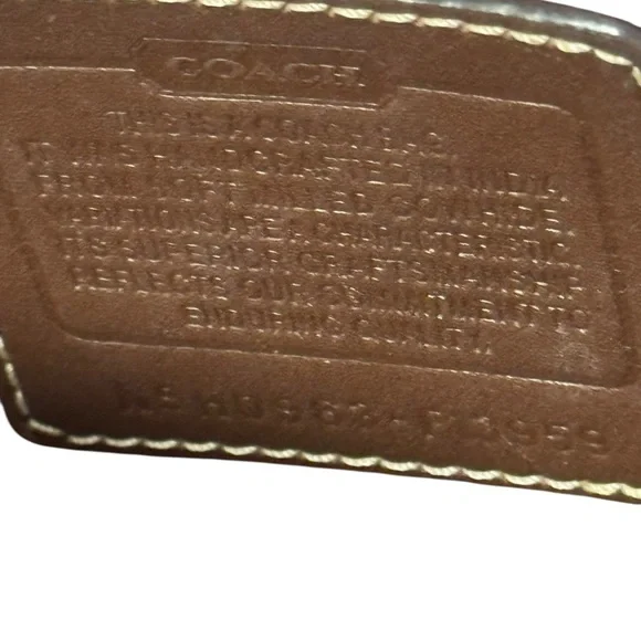 Coach Hampton Brown Pebbled Leather Tote with Structured Design and Dual Straps - Picture 11 of 12